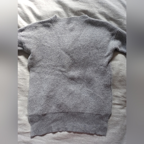Aritzia Wilfred Free 100% Wool Sweater Grey - Picture 2 of 3
